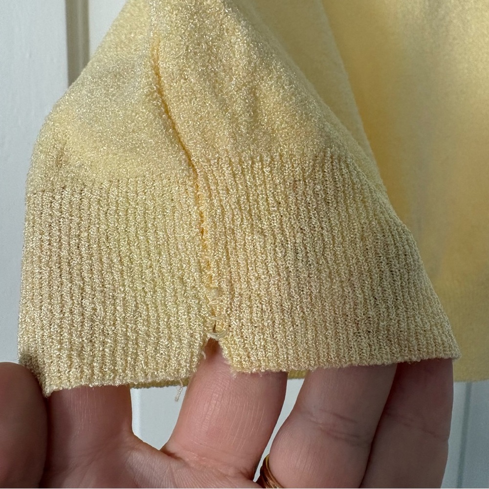 Vintage Yellow Sleeveless Knit Top - Picture 4 of 6